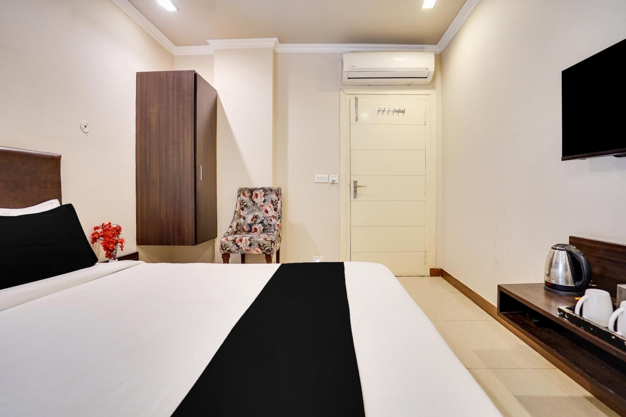 Super Townhouse Mansarovar Near Metro Station Jaipur Exterior photo